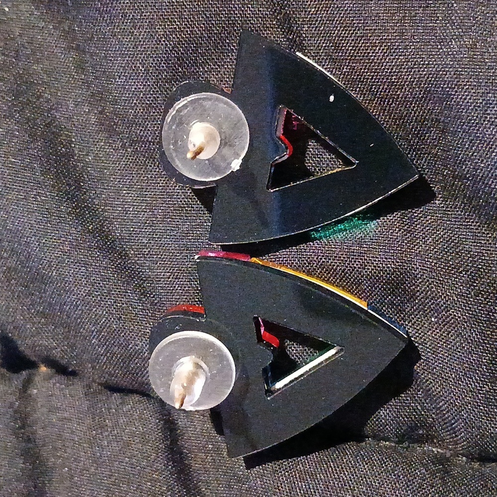 Earings - Picture 2 of 2